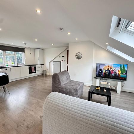 Hatton Apartments Heathrow Airport- Free Parking-Free Underground To And From Heathrow Airport Hatton Cross See Picture-See London Fast Hatton Cross To Central London 30Min Екстериор снимка