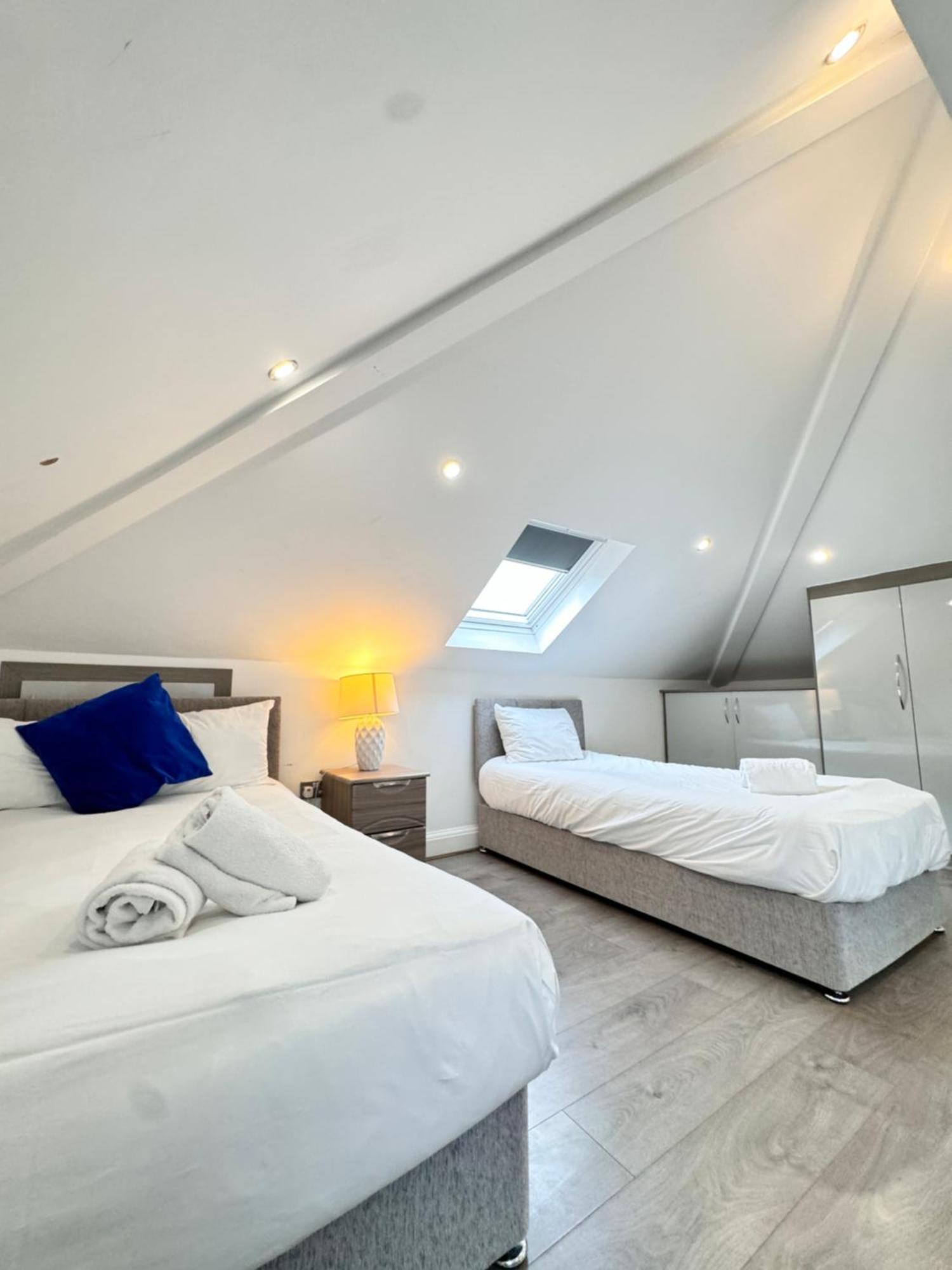 Hatton Apartments Heathrow Airport- Free Parking-Free Underground To And From Heathrow Airport Hatton Cross See Picture-See London Fast Hatton Cross To Central London 30Min Екстериор снимка