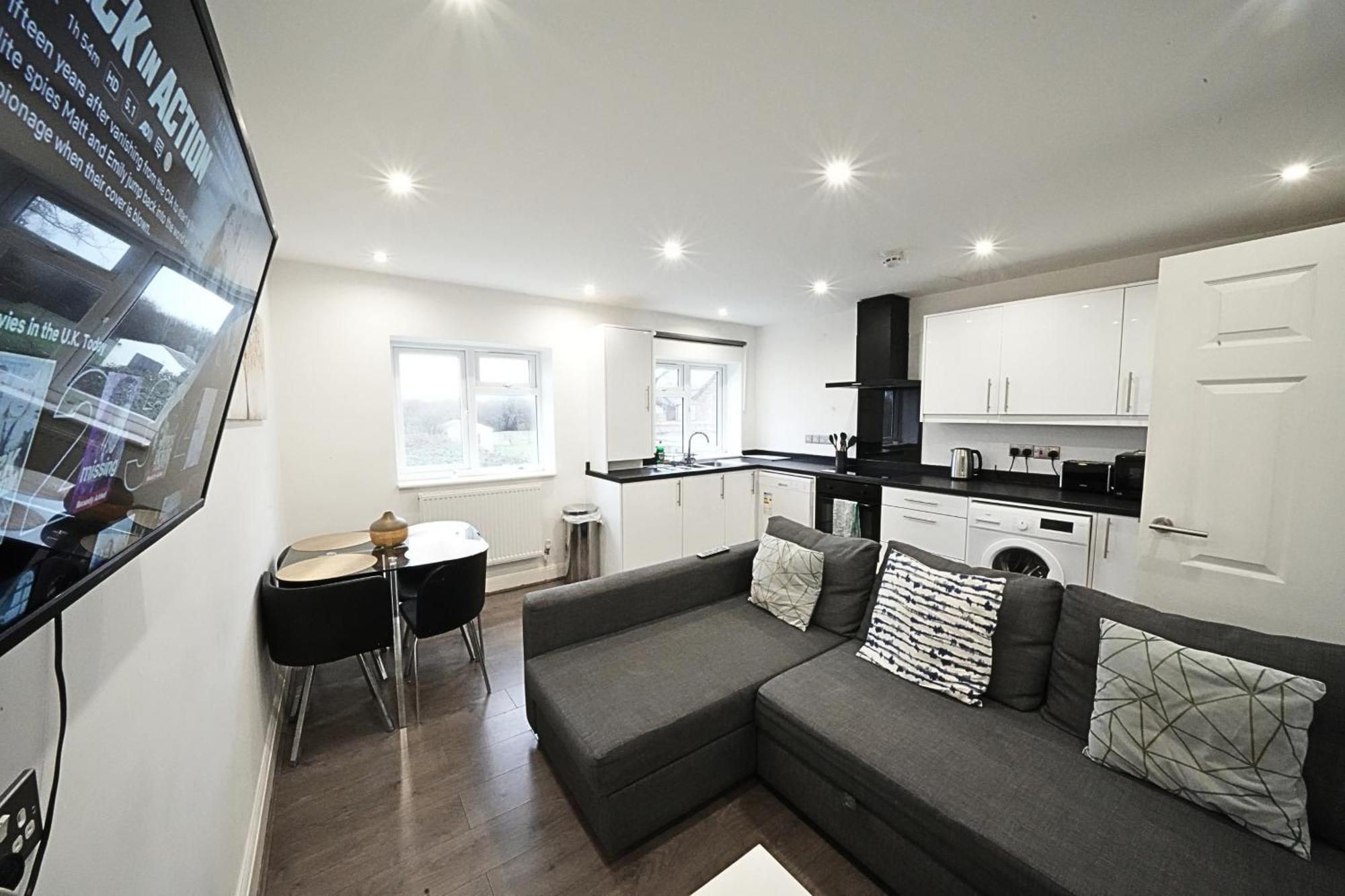 Hatton Apartments Heathrow Airport- Free Parking-Free Underground To And From Heathrow Airport Hatton Cross See Picture-See London Fast Hatton Cross To Central London 30Min Екстериор снимка