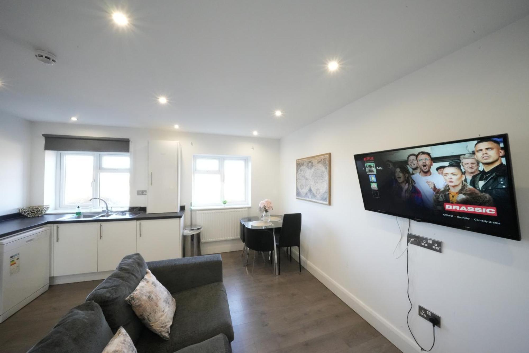 Hatton Apartments Heathrow Airport- Free Parking-Free Underground To And From Heathrow Airport Hatton Cross See Picture-See London Fast Hatton Cross To Central London 30Min Екстериор снимка