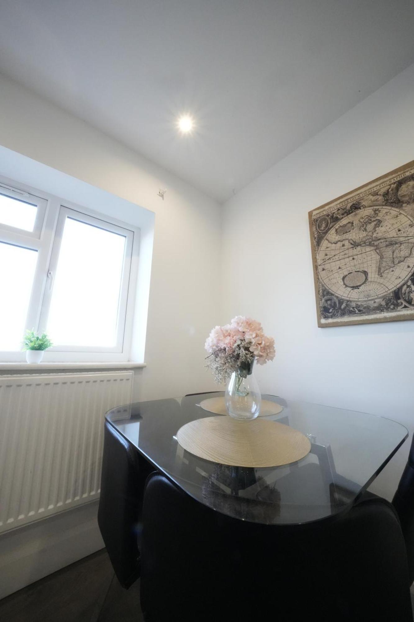 Hatton Apartments Heathrow Airport- Free Parking-Free Underground To And From Heathrow Airport Hatton Cross See Picture-See London Fast Hatton Cross To Central London 30Min Екстериор снимка