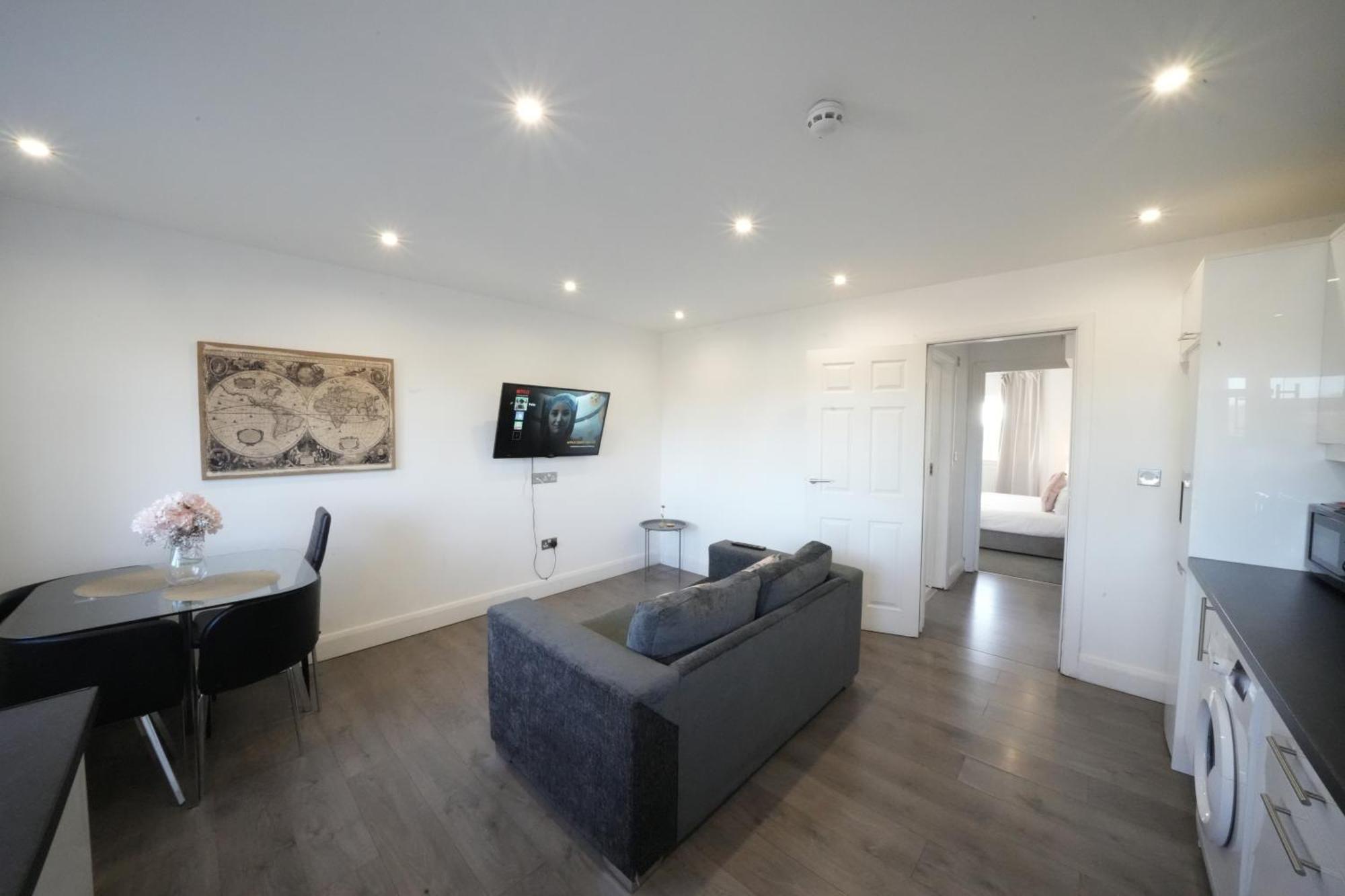 Hatton Apartments Heathrow Airport- Free Parking-Free Underground To And From Heathrow Airport Hatton Cross See Picture-See London Fast Hatton Cross To Central London 30Min Екстериор снимка