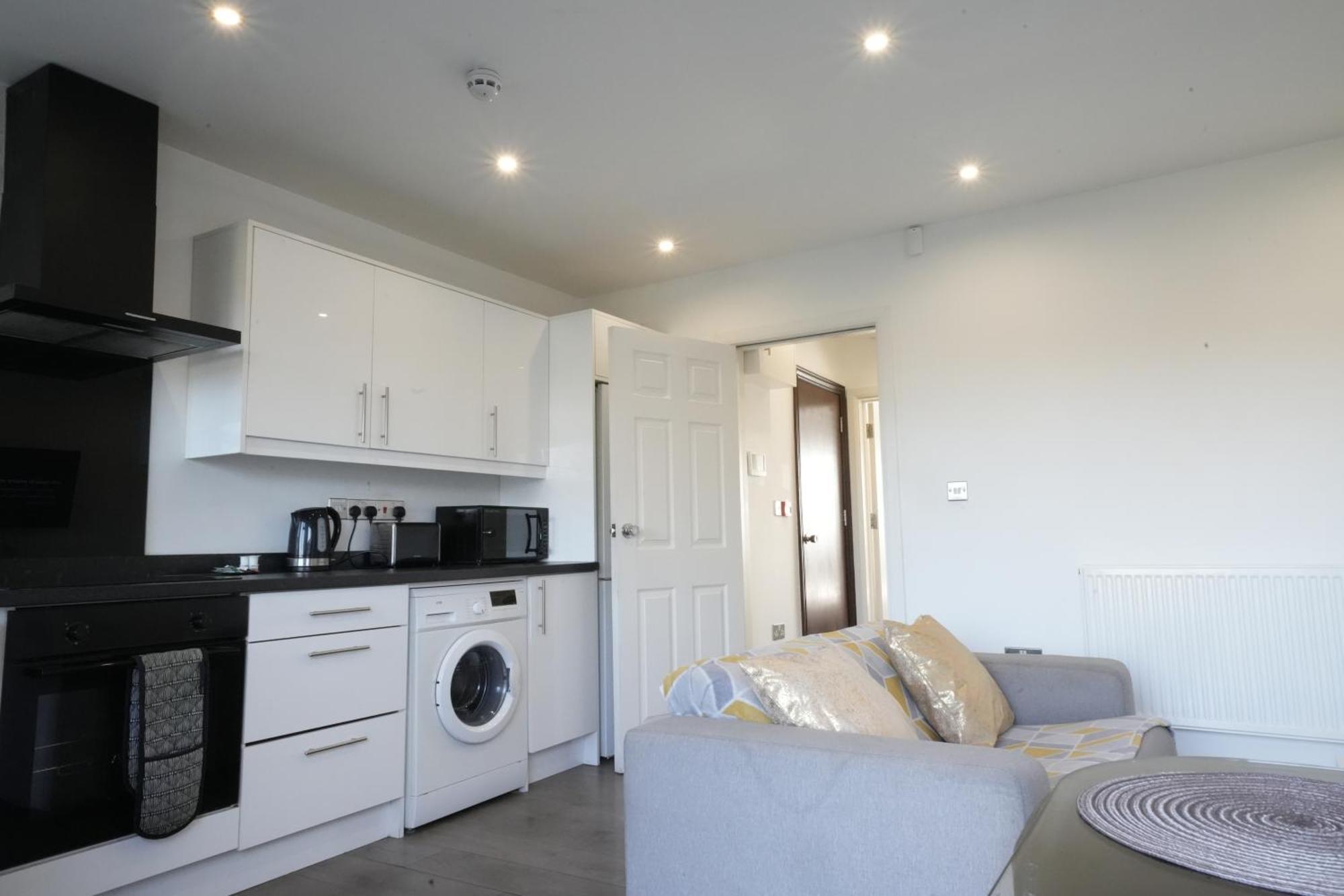 Hatton Apartments Heathrow Airport- Free Parking-Free Underground To And From Heathrow Airport Hatton Cross See Picture-See London Fast Hatton Cross To Central London 30Min Екстериор снимка
