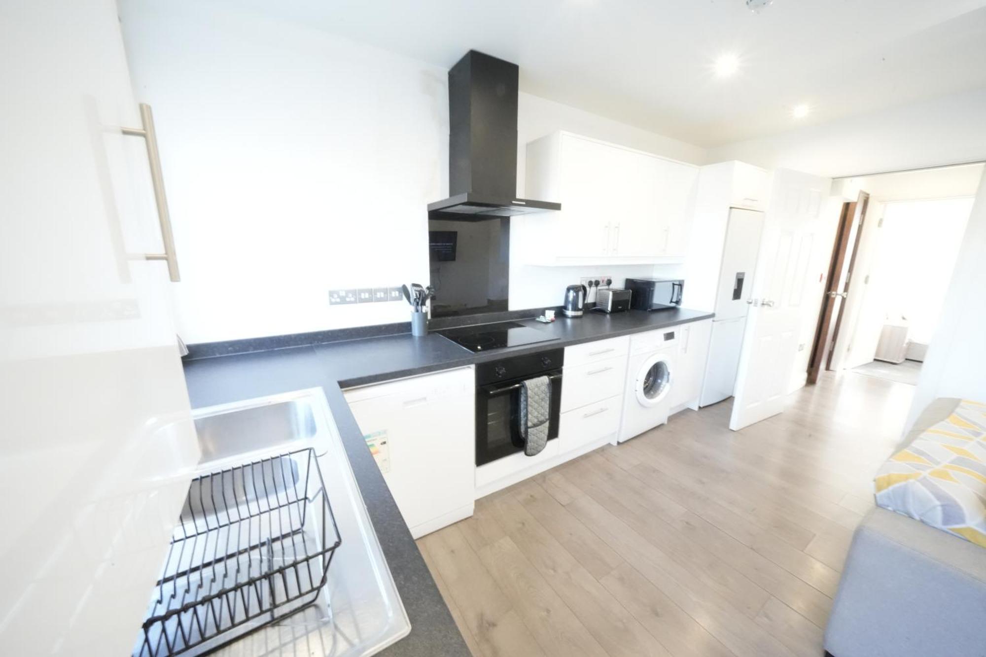 Hatton Apartments Heathrow Airport- Free Parking-Free Underground To And From Heathrow Airport Hatton Cross See Picture-See London Fast Hatton Cross To Central London 30Min Екстериор снимка