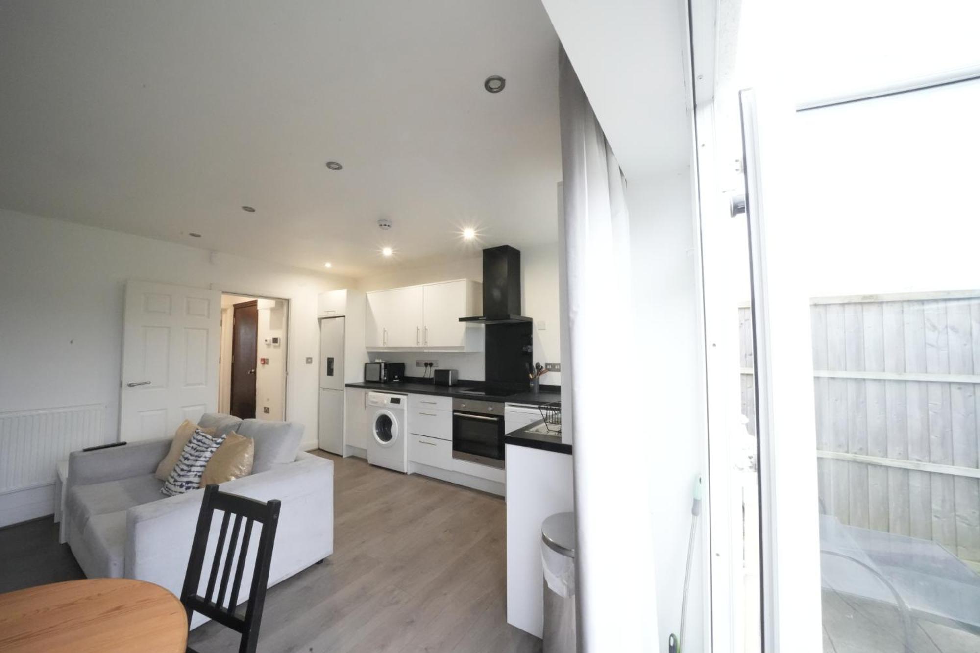 Hatton Apartments Heathrow Airport- Free Parking-Free Underground To And From Heathrow Airport Hatton Cross See Picture-See London Fast Hatton Cross To Central London 30Min Екстериор снимка
